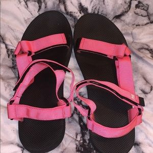 Pink strap sandals